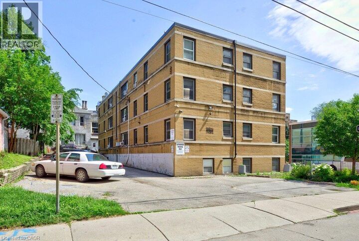 Property Photo: 4 Robinson Street 10 ON L8P 1Y5