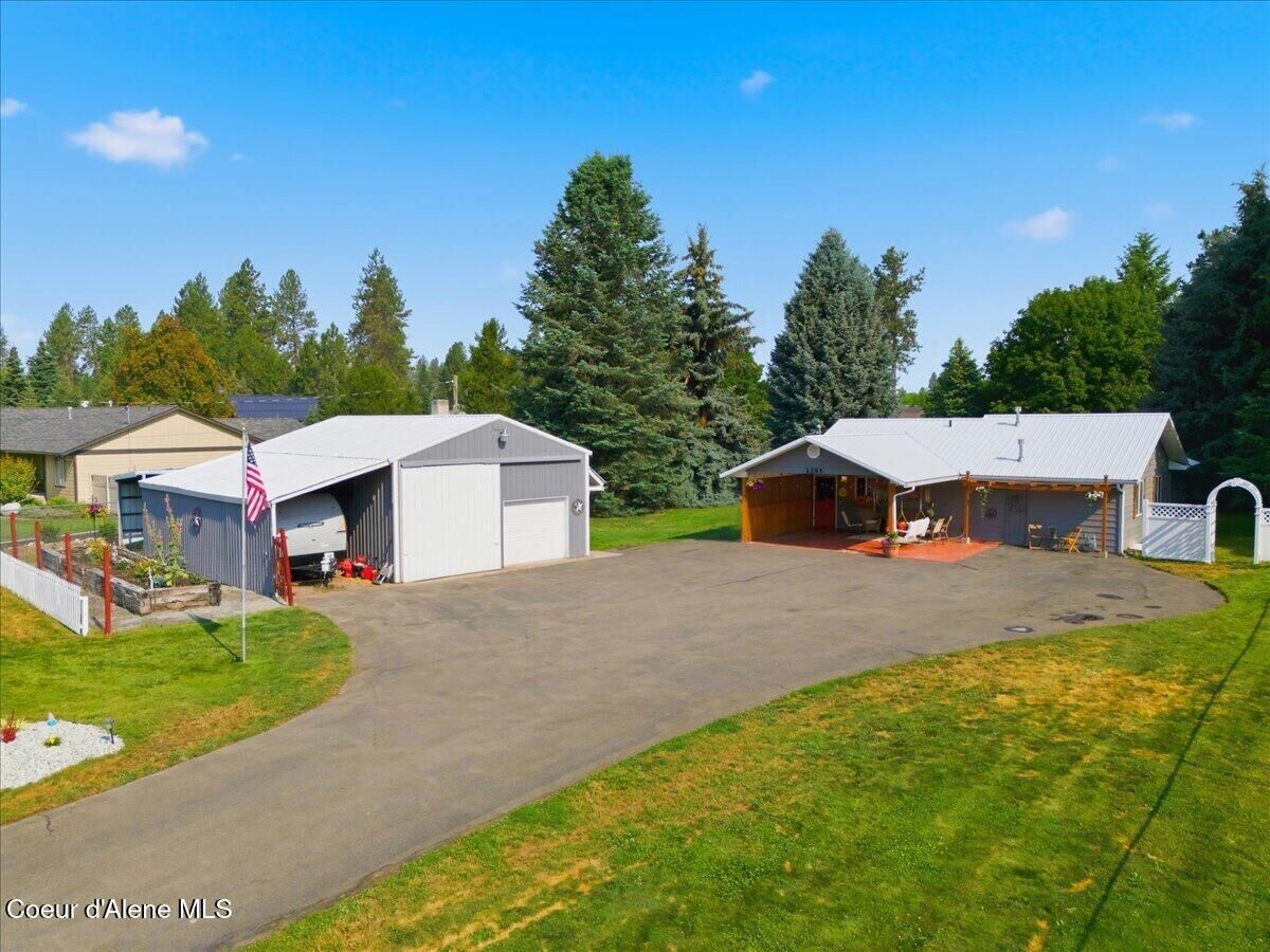 Property Photo:  1295 E Timber Ln  ID 83815 