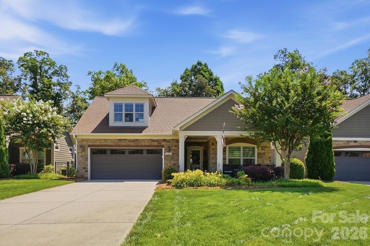 Property Photo: 1100 Avalon Place NC 28104