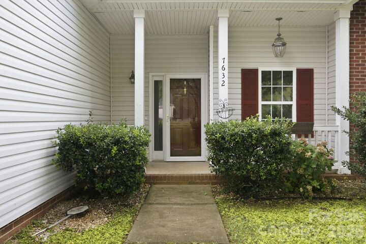 Property Photo: 7632 Free Bird Avenue NC 28216