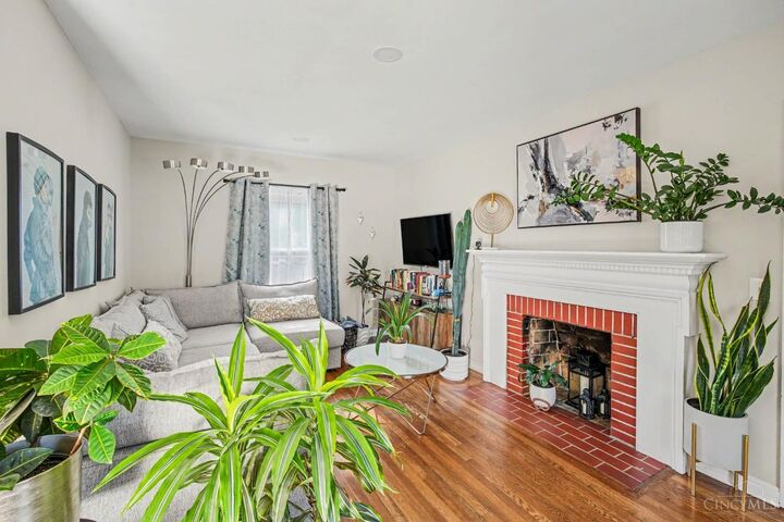 Property Photo: 6952 Silverton Avenue OH 45236