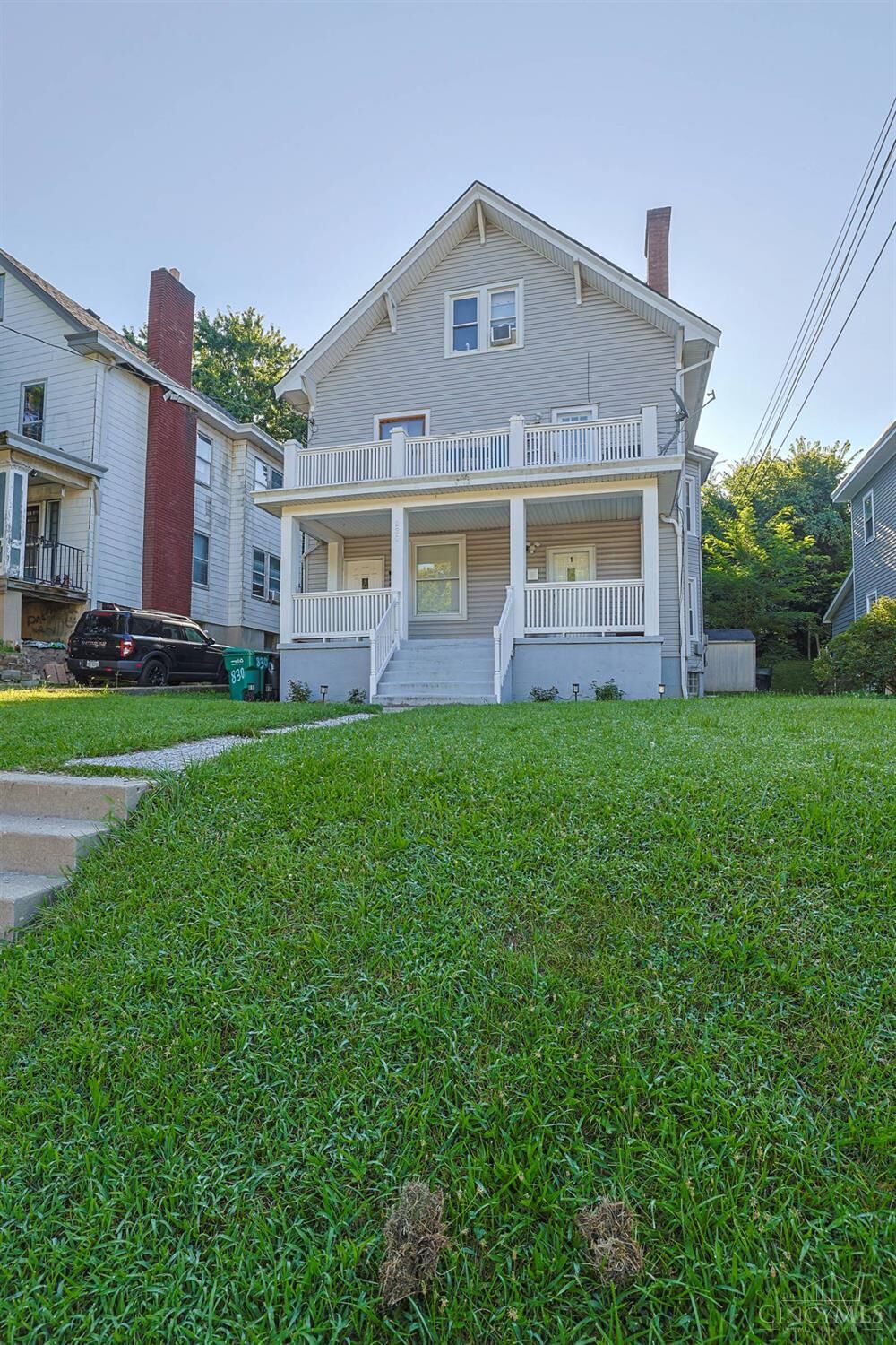 Property Photo: 830 Harris Avenue OH 45205