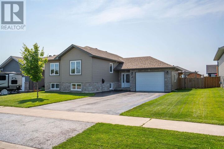 Photo de la propriété:  86 Chatfield Dr  ON P6C 0B1 