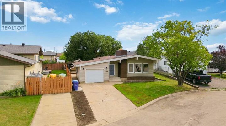 Property Photo: 286 Kennedy Bay AB T9K 1P7