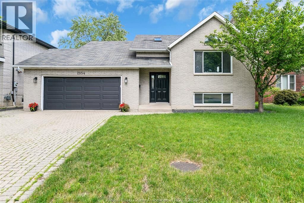 Property Photo:  2854 Mangin Crescent  ON N9E 4K7 
