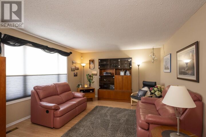 Property Photo:  237 Anten St.  ON P7B 5J5 
