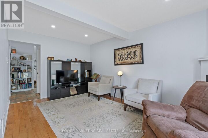 Property Photo:  10 Bujold Court  ON K2L 3N6 