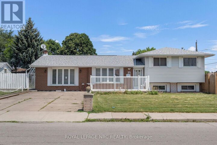Property Photo:  35 Eugene Street  ON L8H 2R1 