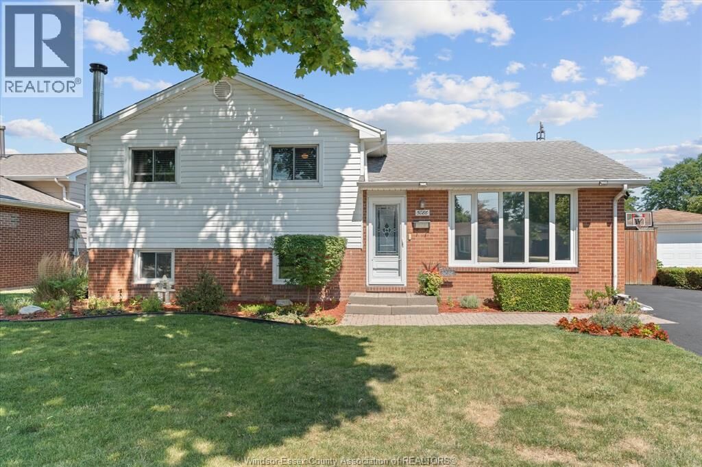Property Photo: 5086 Colbourne Drive ON N8T 1T8