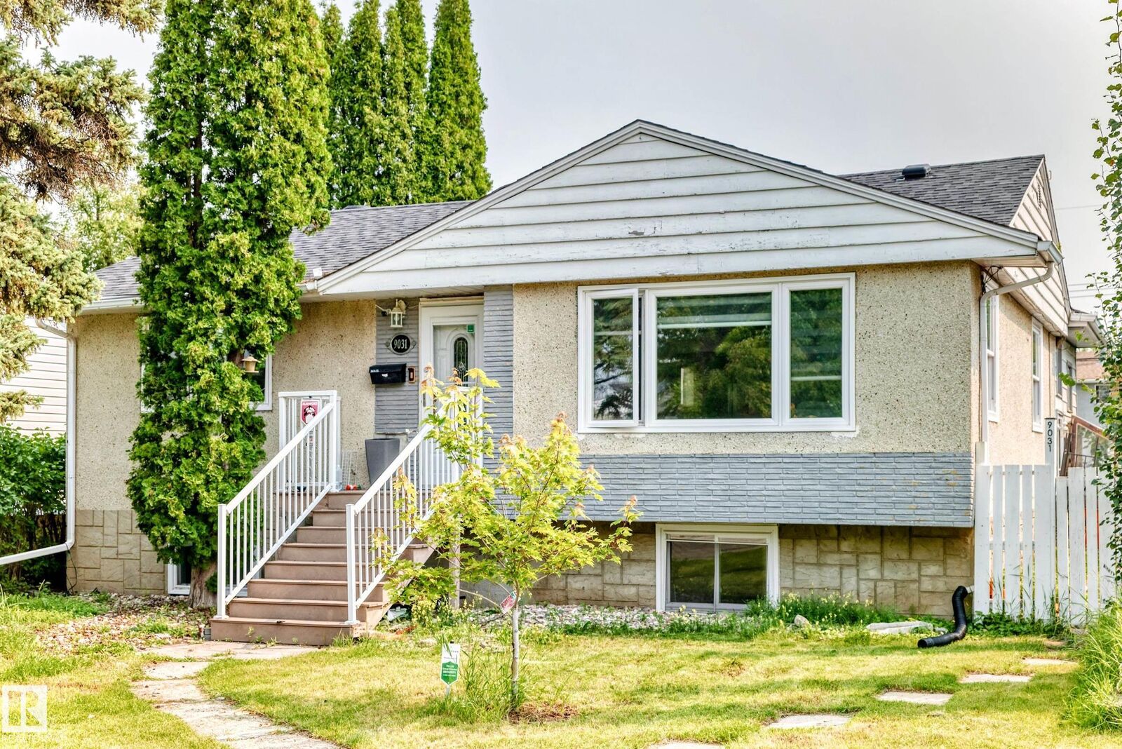 Property Photo:  9031 150 Street NW  AB T5R 1E8 