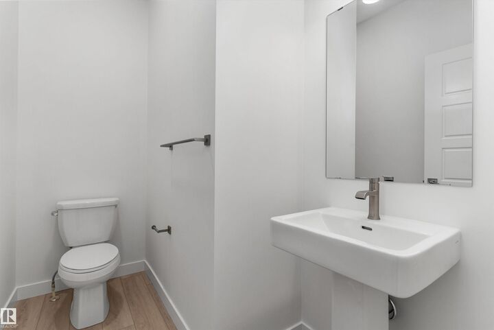 Property Photo: 913 19 Avenue NW AB T6T 2X4