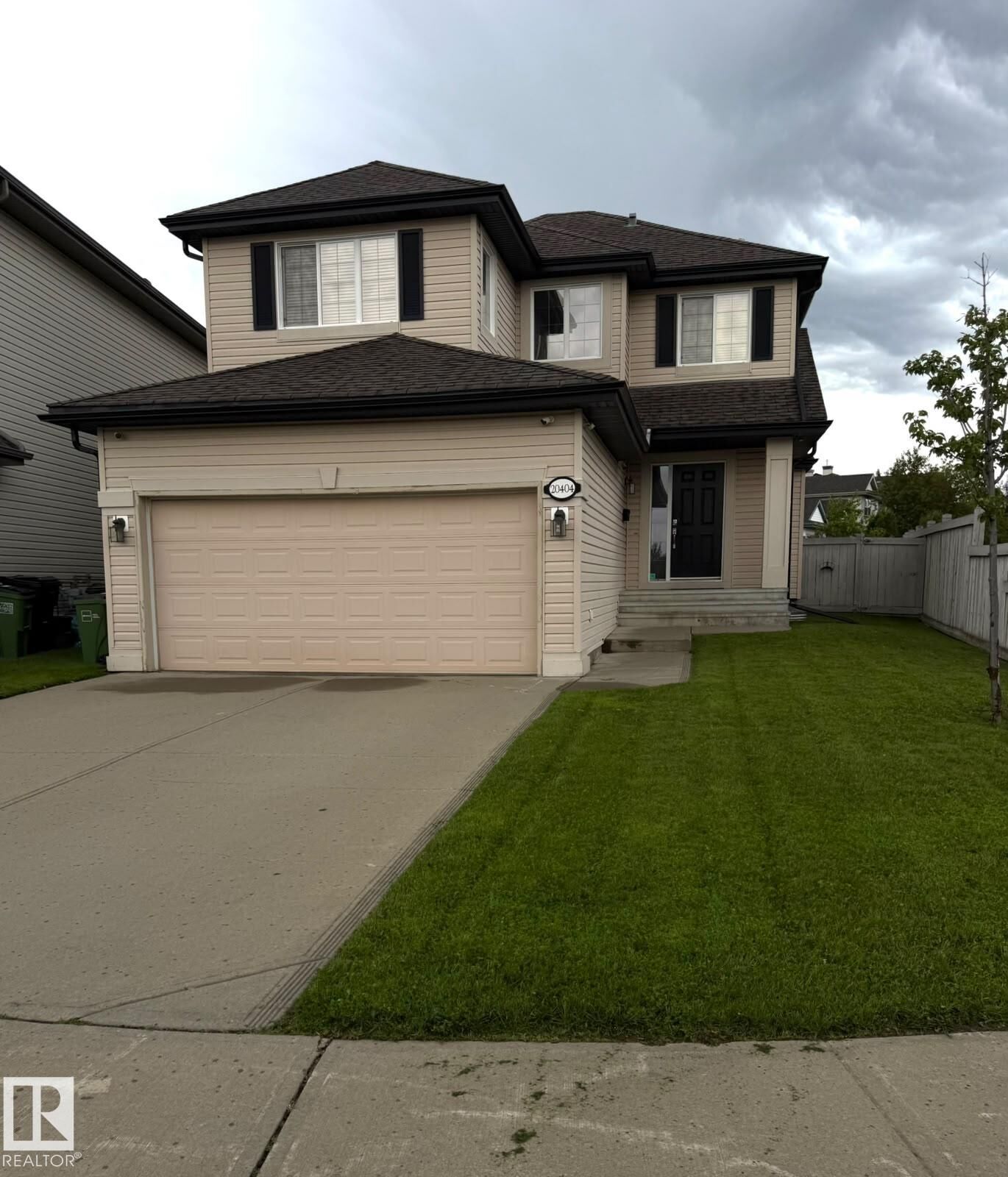 Property Photo:  20404 60 Avenue NW  AB T6M 2Z2 