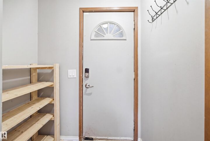 Property Photo:  2107 40 Street NW  AB T6L 4E9 