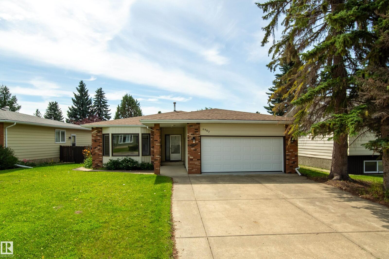 Property Photo: 6907 19 Avenue NW AB T6K 2G7