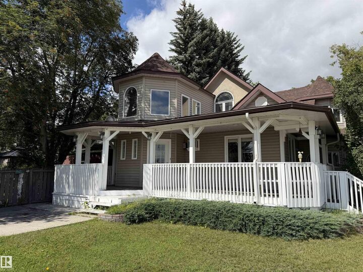 Property Photo: 5001 42 Avenue AB T9A 0B5