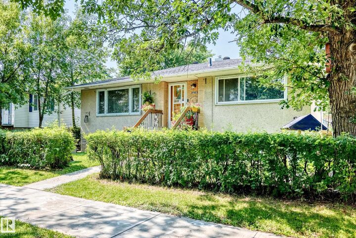 Property Photo:  12718 126 Street NW  AB T5L 0X8 