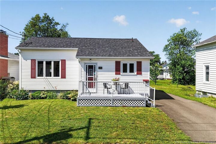 Property Photo:  196 Waverley Avenue  NB E1C 7V4 