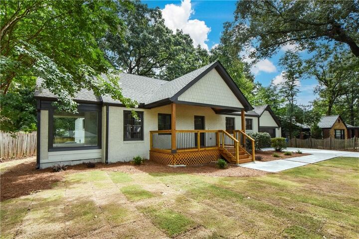 Property Photo:  1062 Bouldercrest Drive SE  GA 30316 