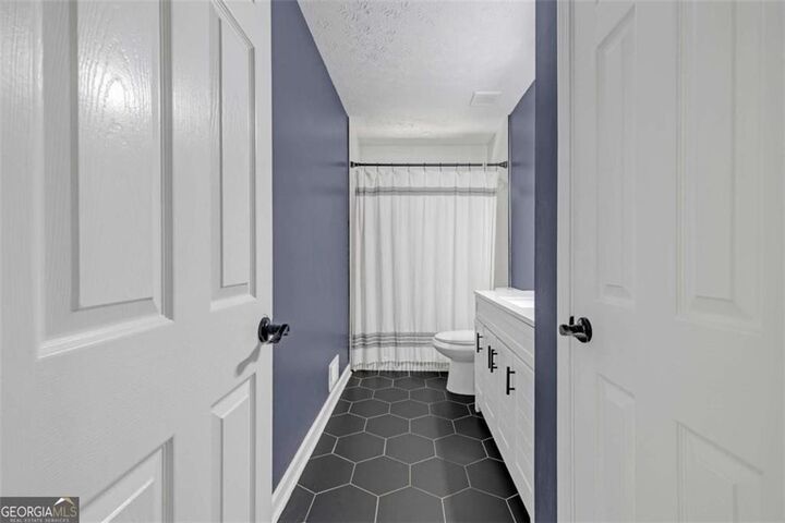 Property Photo: 3352 Idlecreek Way GA 30032