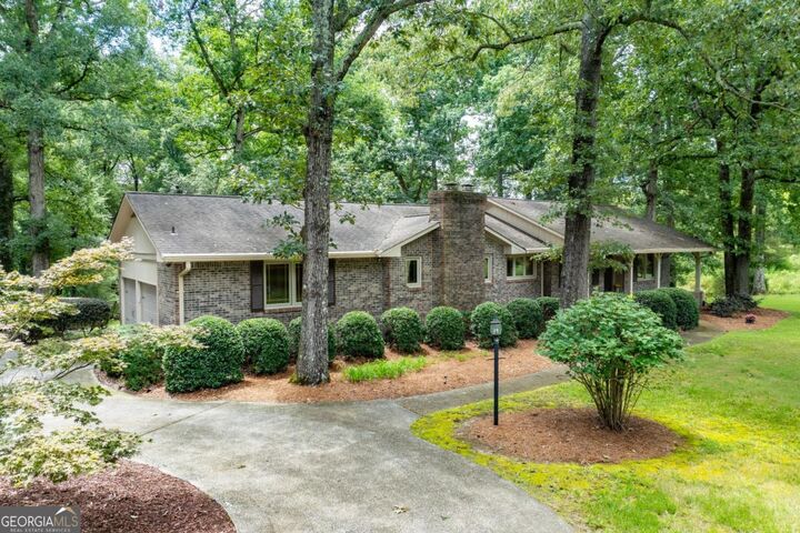 Property Photo: 1131 Ednaville Road GA 30517