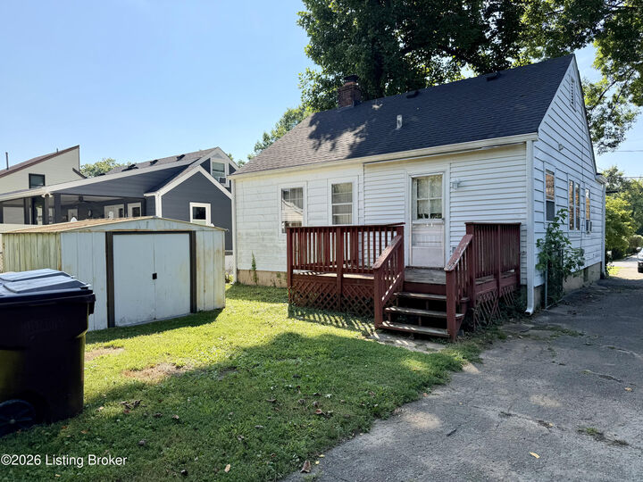 Property Photo: 4033 Massie Ave KY 40207