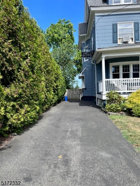 Property Photo:  210 Ross Pl 2  NJ 07090 