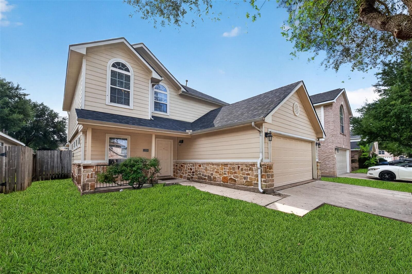 Property Photo:  11030 Knobbley Oak Ct  TX 77065 