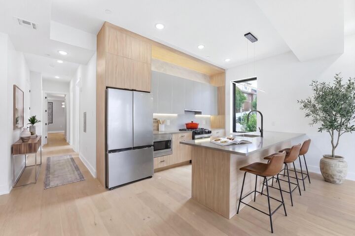Property Photo:  256 Claremont Ave 1  NJ 07305 