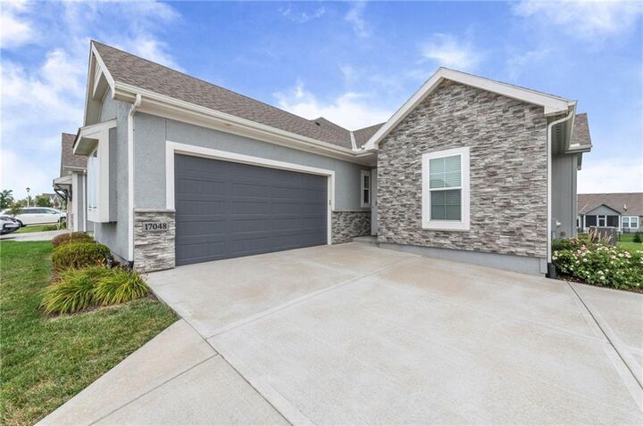 Property Photo:  17048 W 168th Place  KS 66062 