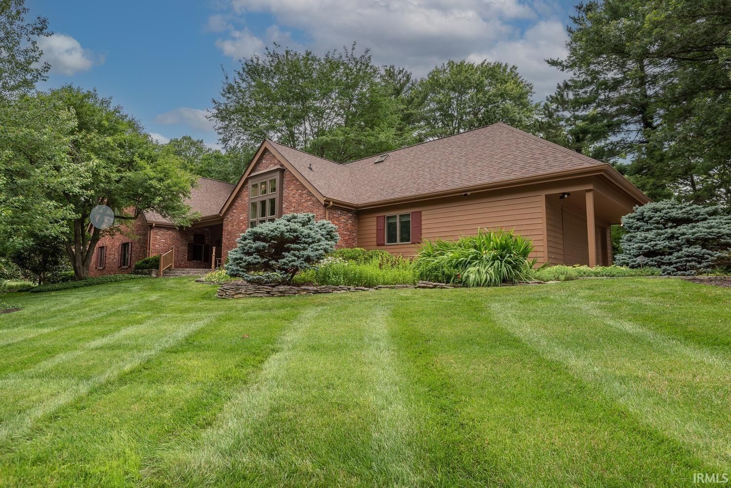 Property Photo: 885 S Woodscrest Drive IN 47401