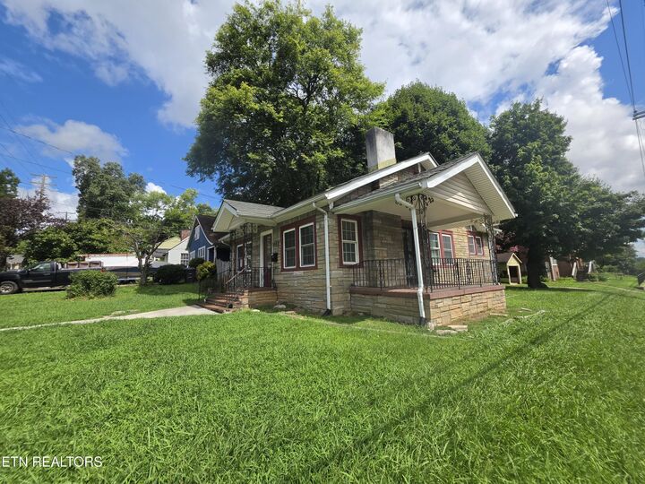 Property Photo:  601 W Glenwood Ave  TN 37917 