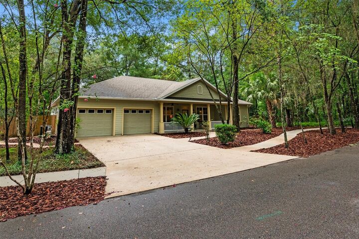 Property Photo: 3883 SW 21st Drive FL 32608