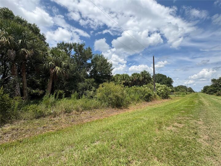 Property Photo: 19575 NW 266th Street FL 34972