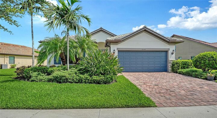 Property Photo:  5590 Rain Lily Court  FL 34238 