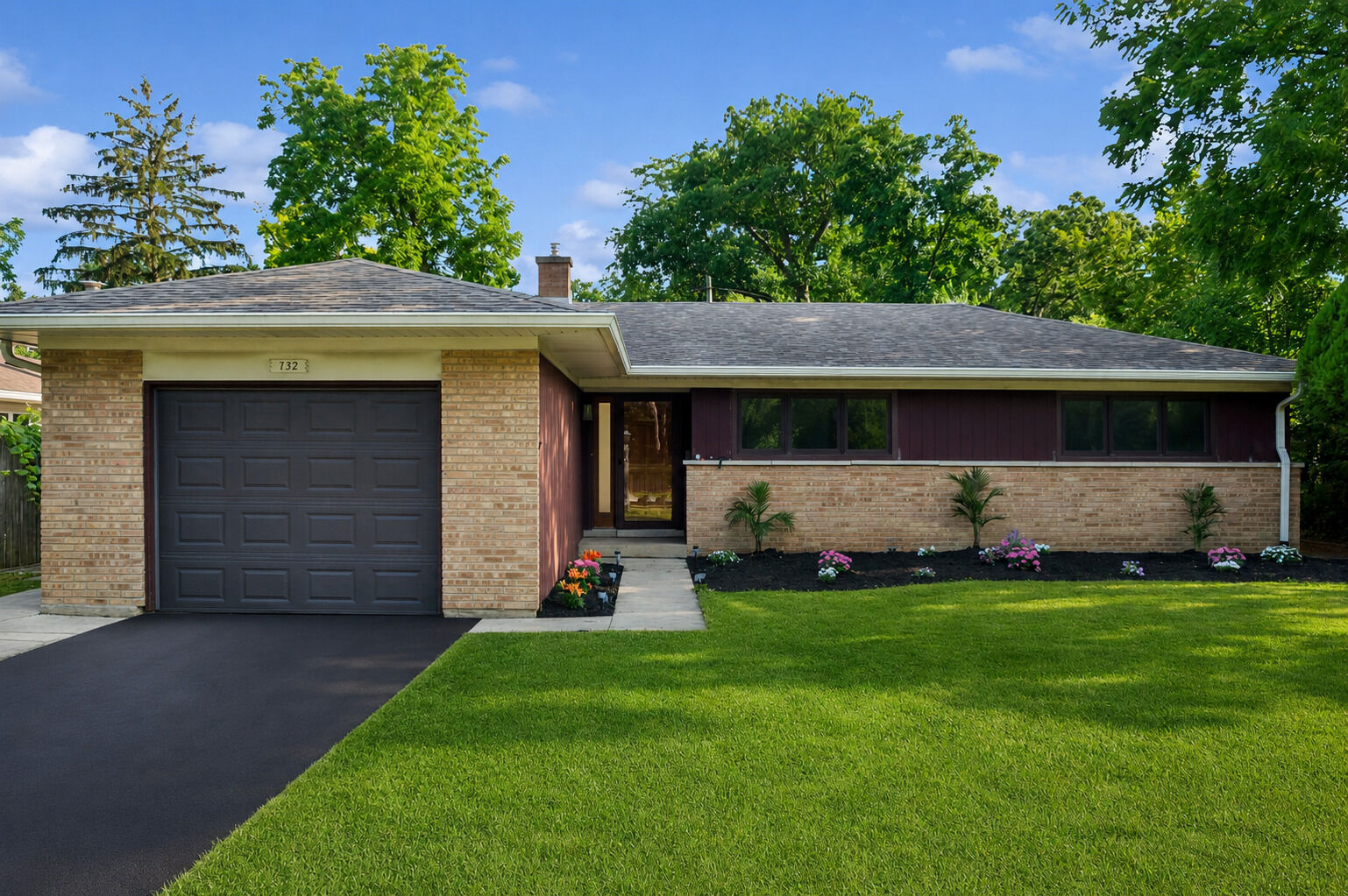 Property Photo:  732 Hill Street  IL 60035 