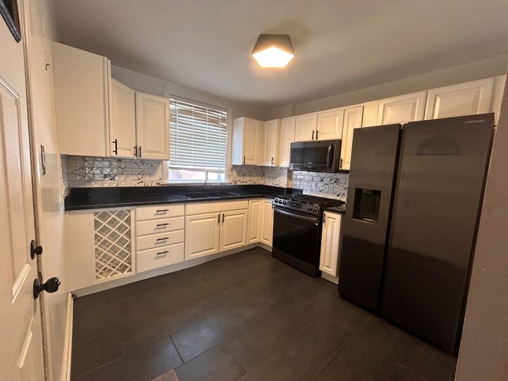 Property Photo: 10518 S Artesian Avenue 1N IL 60655