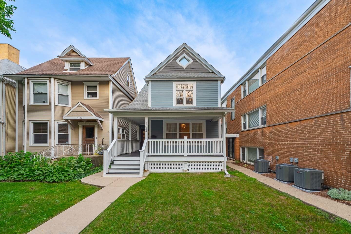 Property Photo: 4624 N Winchester Avenue IL 60640
