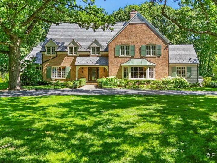 Property Photo: 1986 Camphill Circle IL 60067