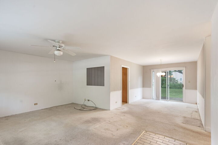 Property Photo: 751 Twisted Oak Lane IL 60089