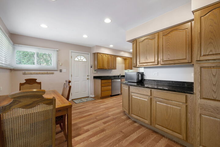 Property Photo: 146 Millbrook Lane IL 60091