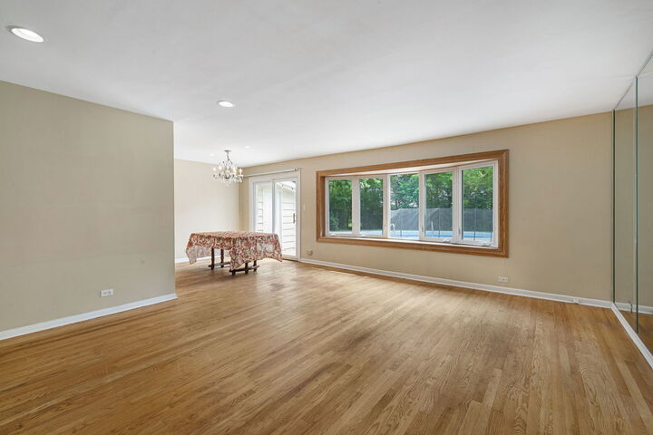 Property Photo:  146 Millbrook Lane  IL 60091 