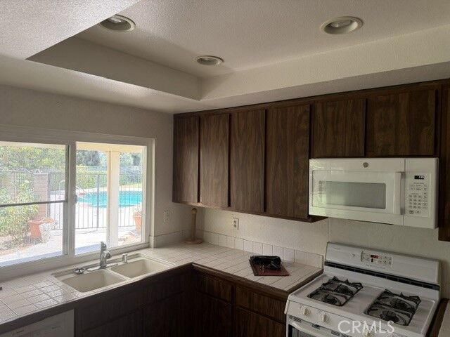 Property Photo:  2849 Canterbury Trail  CA 91761 
