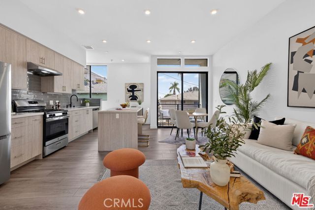 Property Photo:  1204 N Orange Grove Ave Avenue  CA 90046 