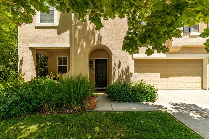 Property Photo: 2113 Yarnell Way CA 95758