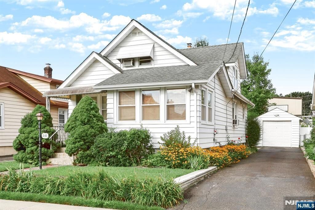 Property Photo:  5-10 Hartley Place  NJ 07410 