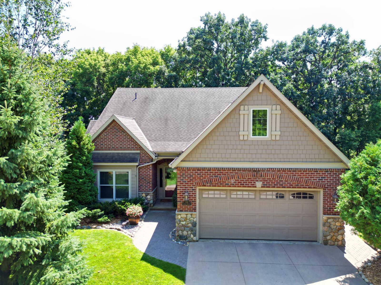 Property Photo:  514 Julia Circle  MN 56288 