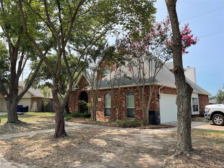 Property Photo: 6030 Bentwood Drive TX 76065