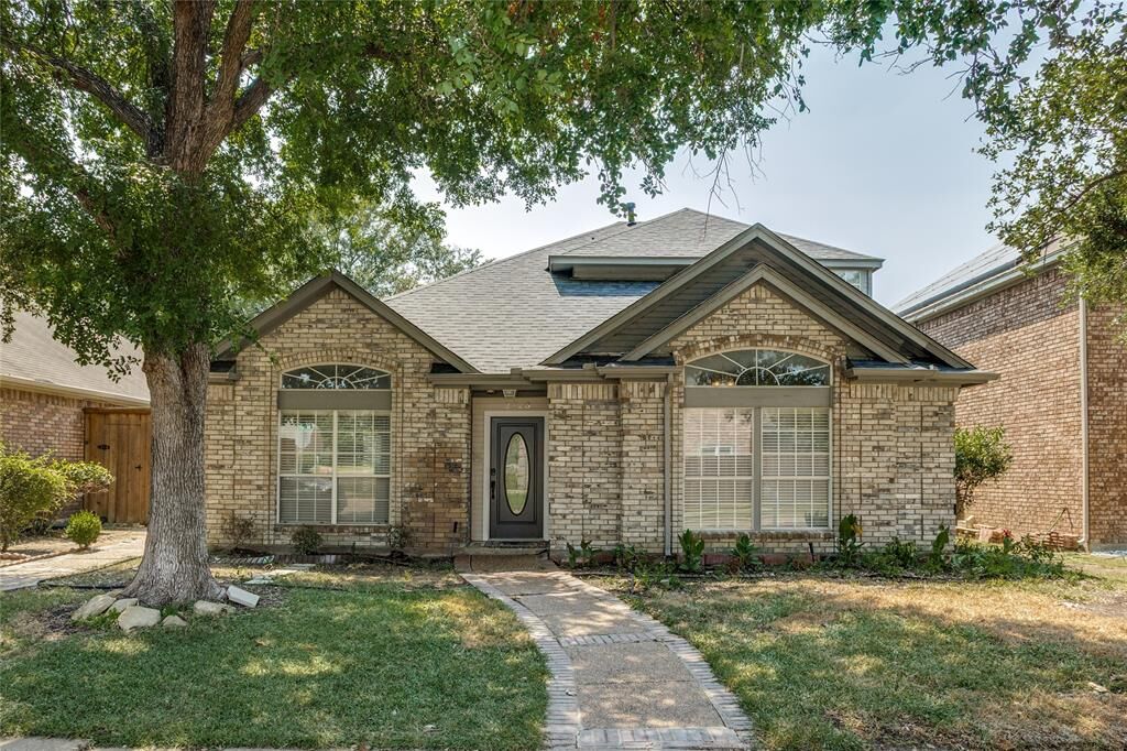 Property Photo: 2123 Daniel Way TX 75006