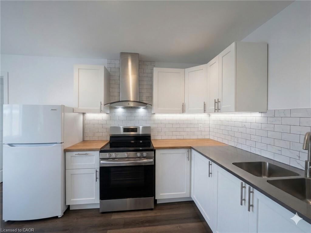 Property Photo:  56 Skylark Drive 2  ON L9A 4Y3 