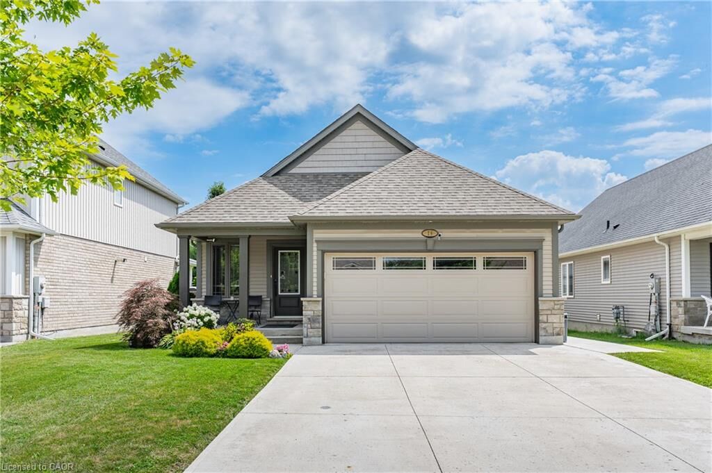 Property Photo:  18 Eastman Gateway  ON L2V 0E2 